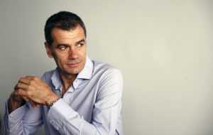 Toni Cantó cada vez que abre la boca "la caga"